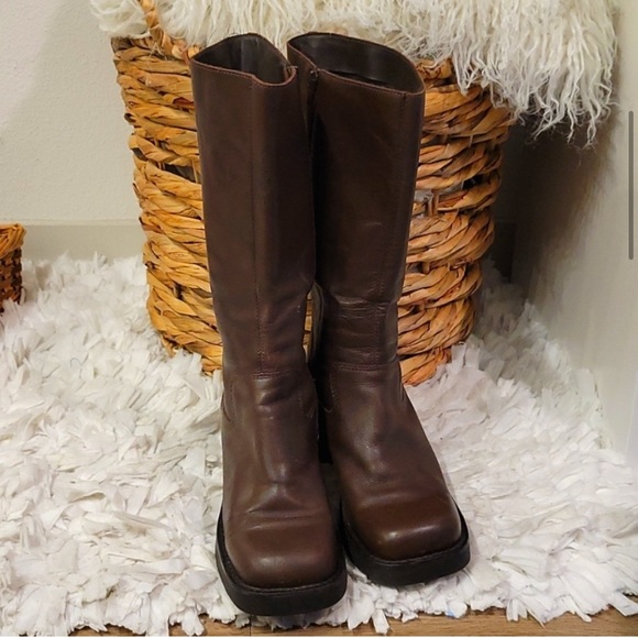 Brown platform square toe boots - Picture 6 of 7
